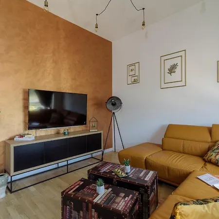 Cozy Split